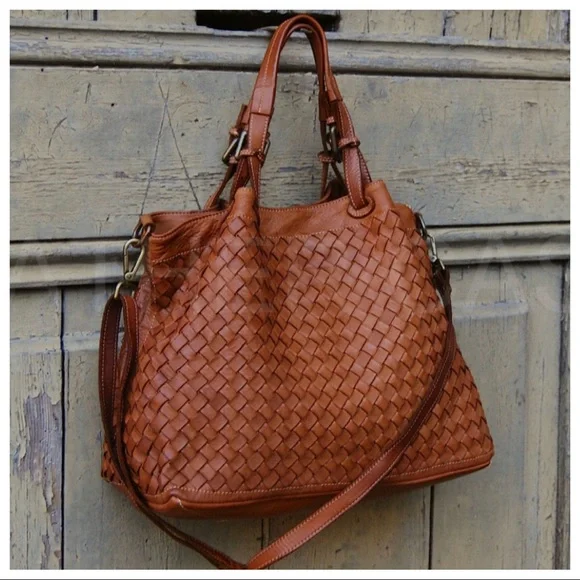 Made in Italy Designer Soft Distress Leather Braided Bag in a rich Brown - Picture 1 of 10